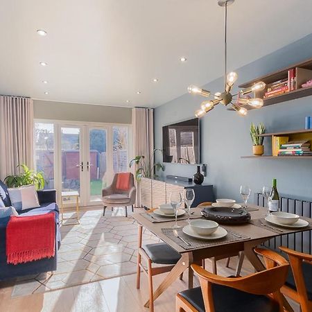 Castle Townhouse Kenilworth - Private Parking - 24 Hr Gym Access - Town Centre Apartment Luaran gambar