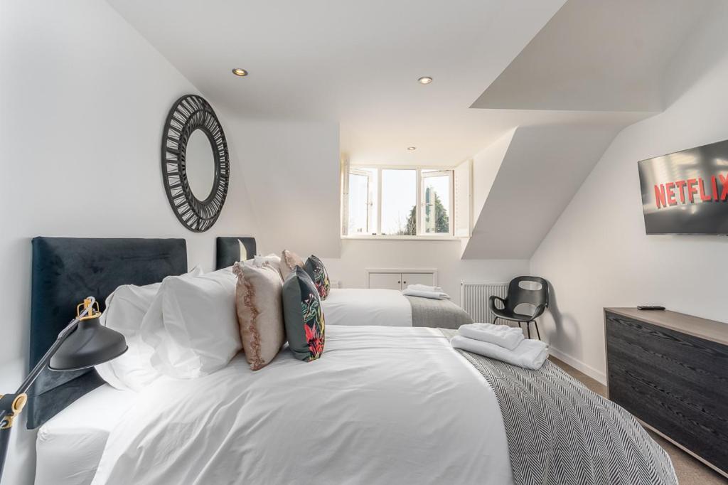 Castle Townhouse Kenilworth - Private Parking - 24 Hr Gym Access - Town Centre Apartment Luaran gambar