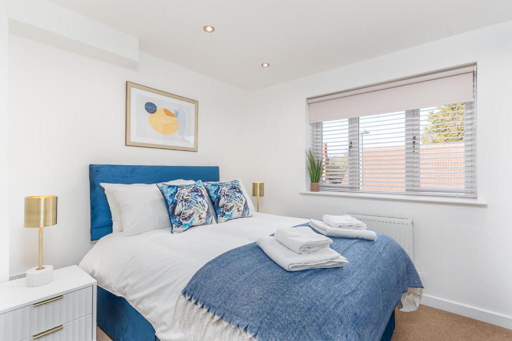 Castle Townhouse Kenilworth - Private Parking - 24 Hr Gym Access - Town Centre Apartment Luaran gambar