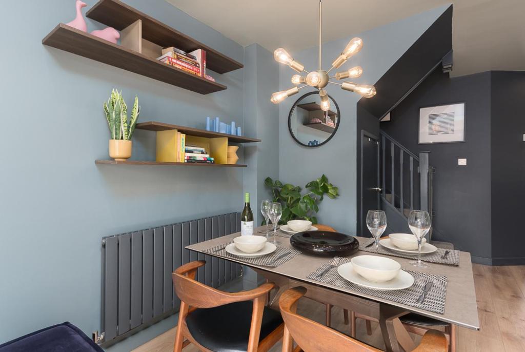 Castle Townhouse Kenilworth - Private Parking - 24 Hr Gym Access - Town Centre Apartment Luaran gambar