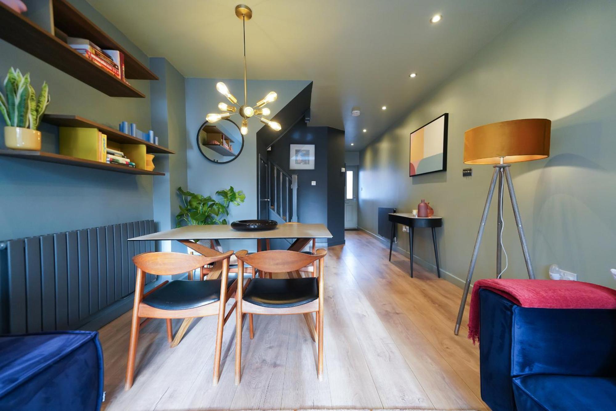 Castle Townhouse Kenilworth - Private Parking - 24 Hr Gym Access - Town Centre Apartment Bilik gambar