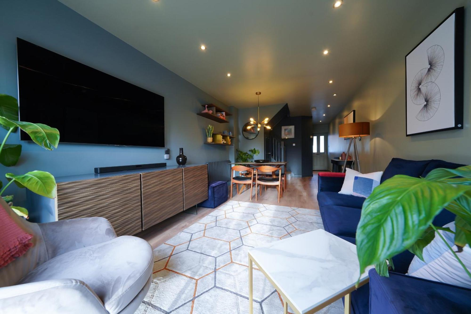 Castle Townhouse Kenilworth - Private Parking - 24 Hr Gym Access - Town Centre Apartment Bilik gambar